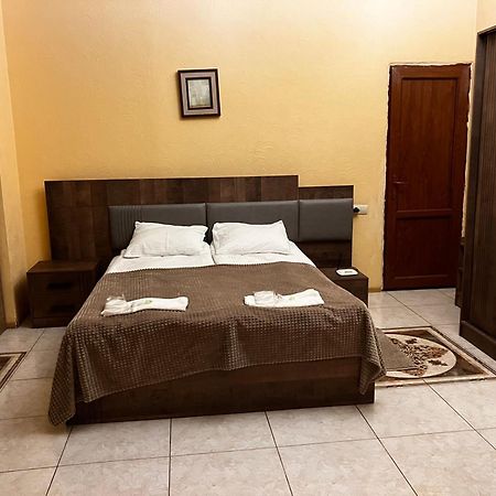 Primavera Hotel Erévan Extérieur photo