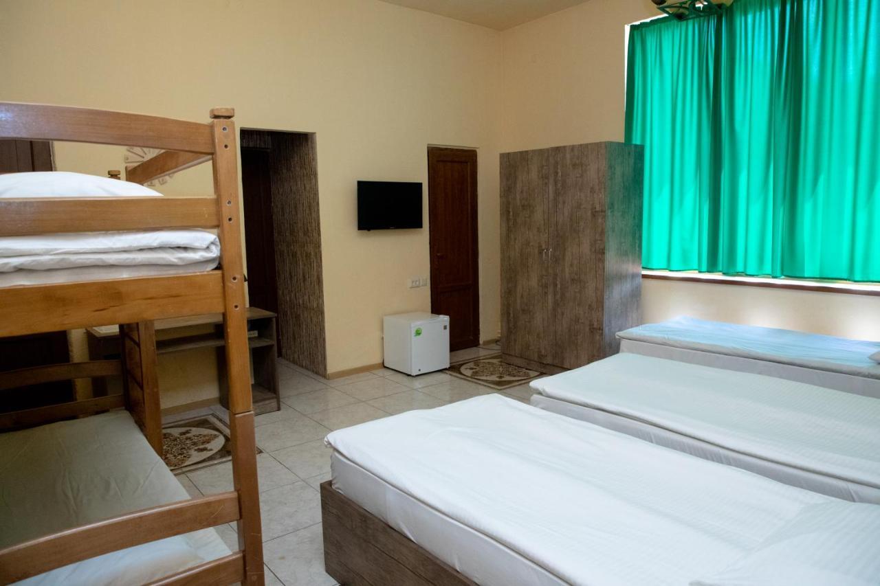 Primavera Hotel Erévan Extérieur photo