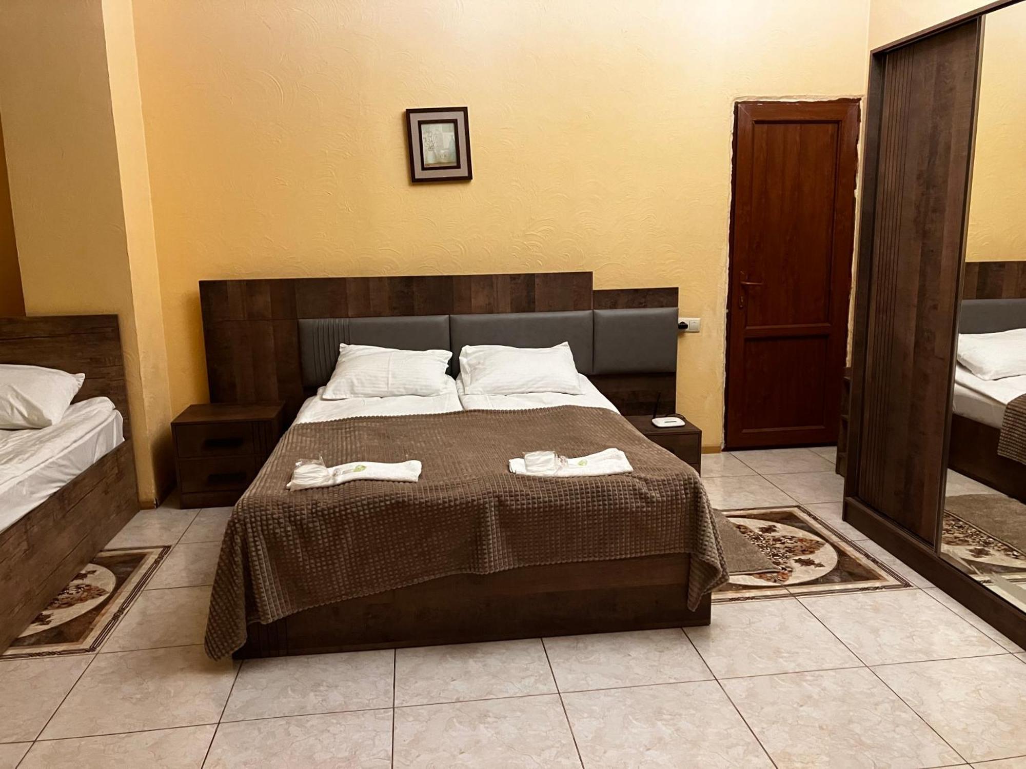 Primavera Hotel Erévan Extérieur photo